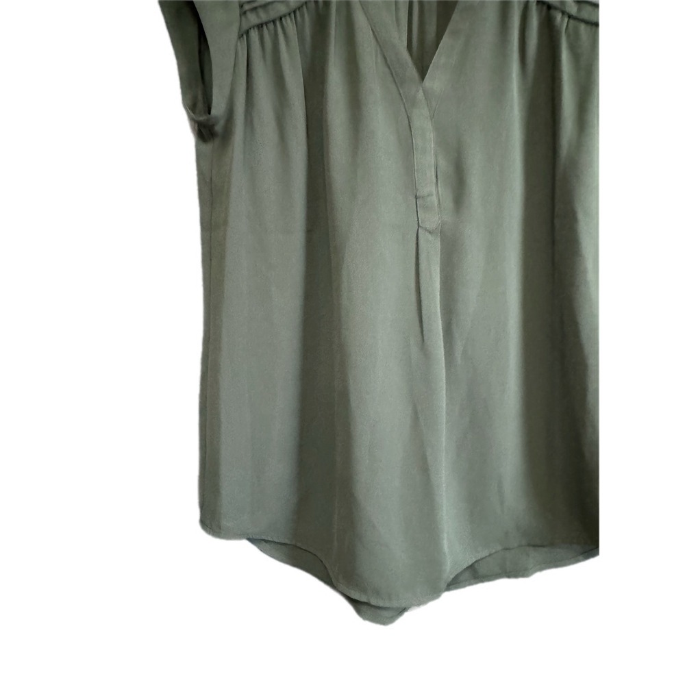 Serein Pintuck V-Neck Blouse Women Size S Olive Green Excellent Cap Sleeve Top - Picture 2 of 6